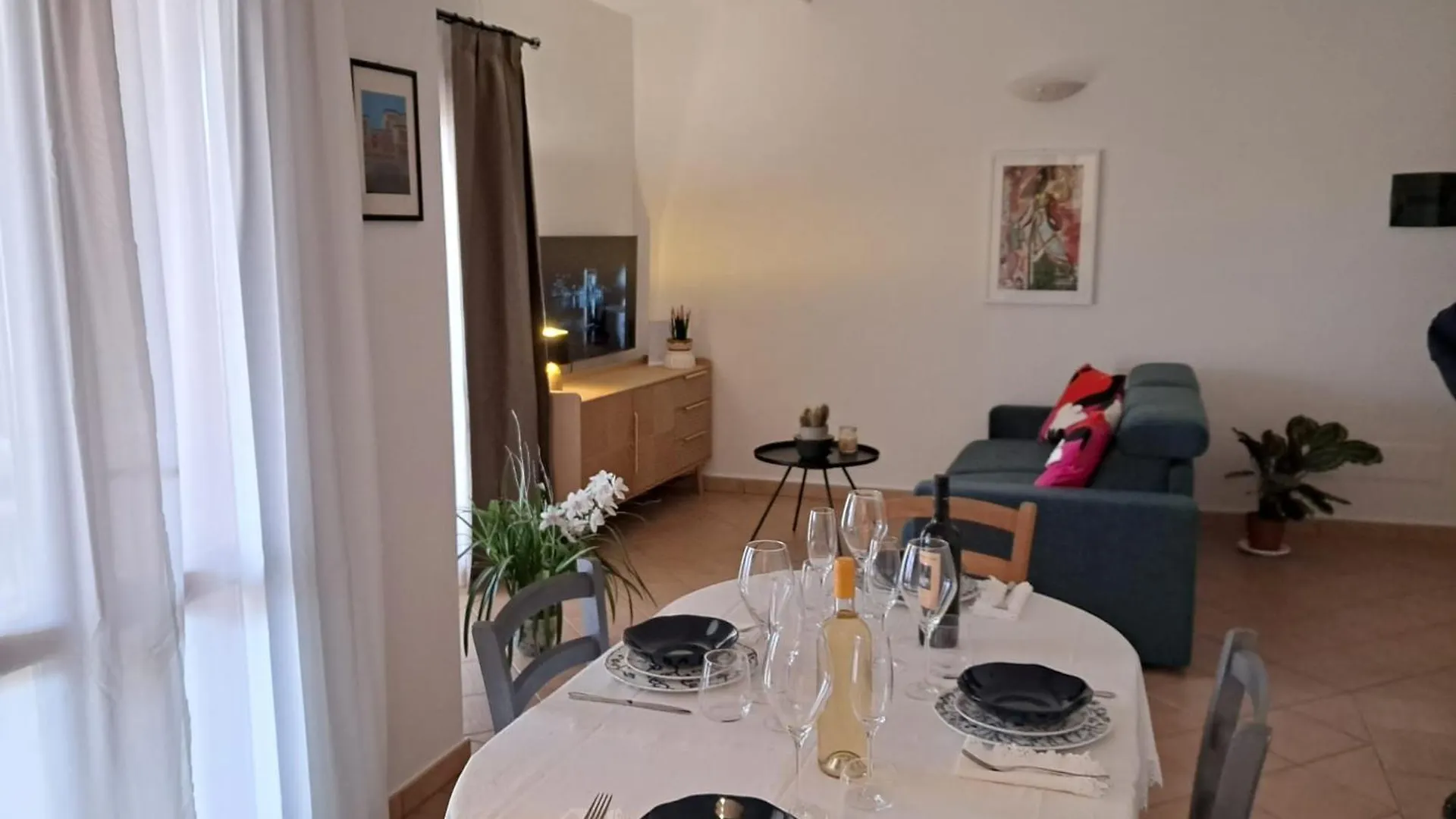 Apartament La Terrazza Del Faro Olbia 0*,  Włochy